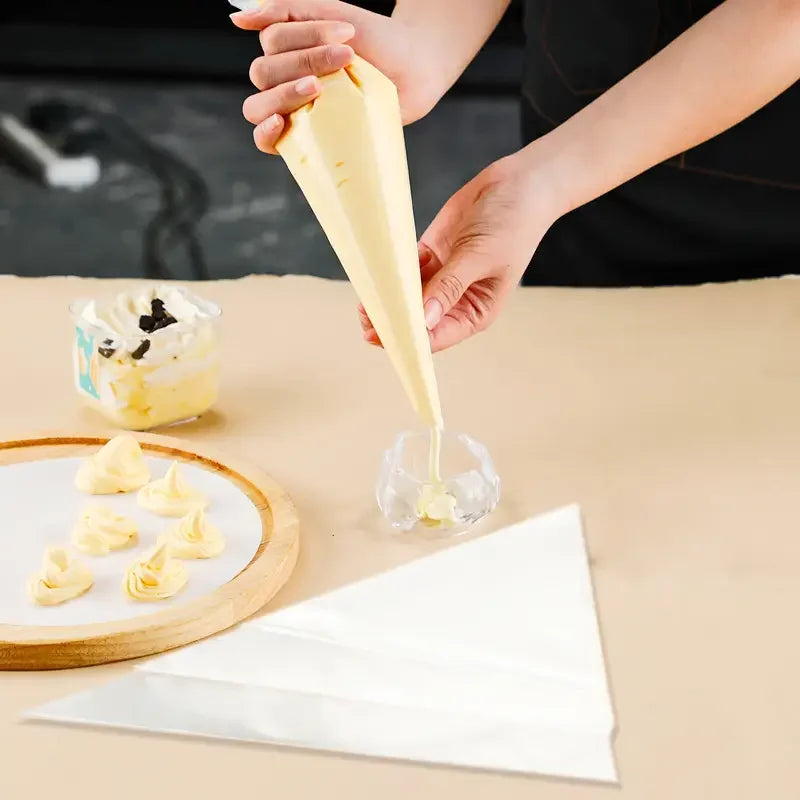 100PCS Disposable Pastry Bags, Extra Strong&Leak-Proof Piping Bags for Cake Decorating,Baking,Icing,and Crafts–Durable&Food Safe