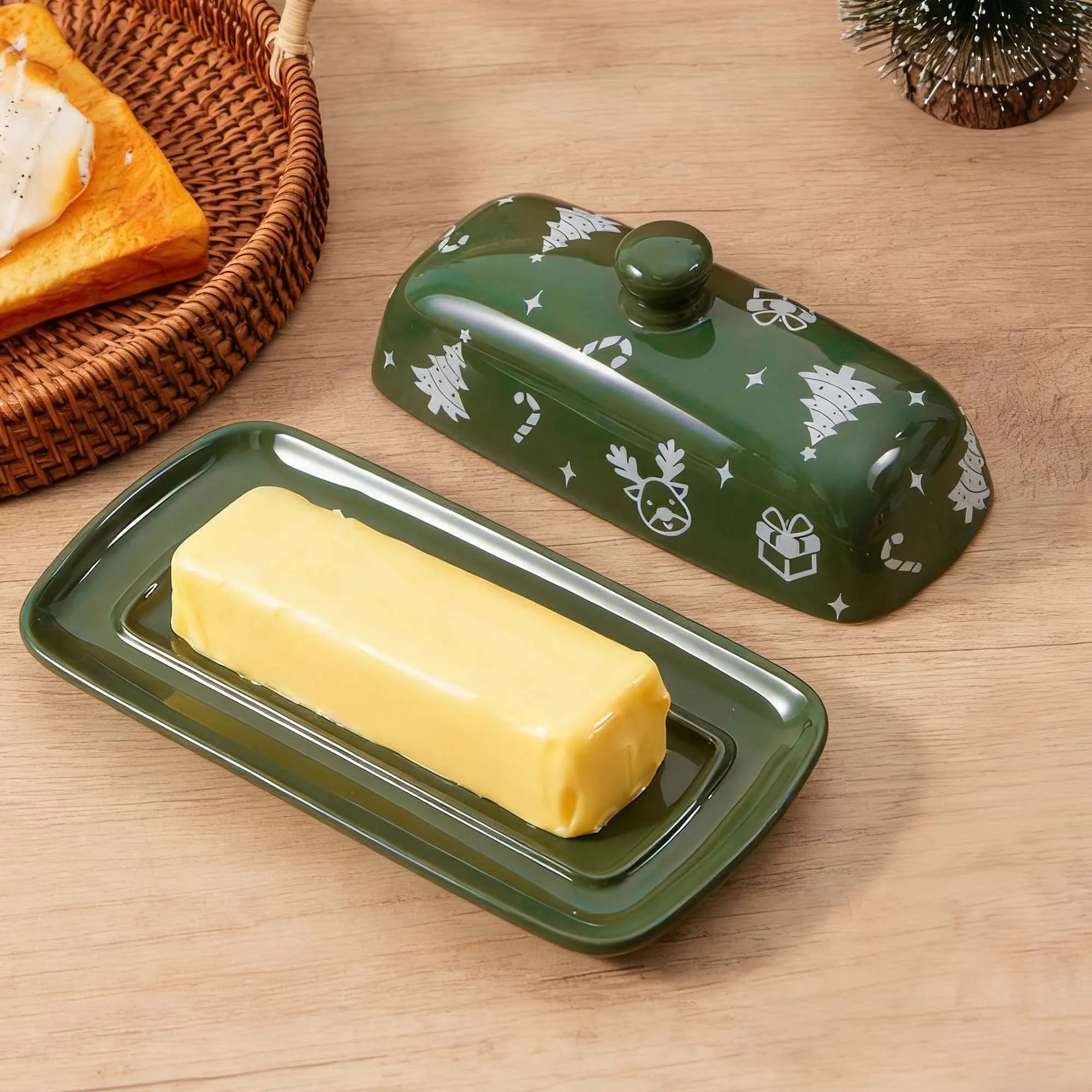 1PC Christmas Ceramic Butter Dish Multi-Functional Creative Storage Container for Cheese And Fresh Spreadable Butter Home Use